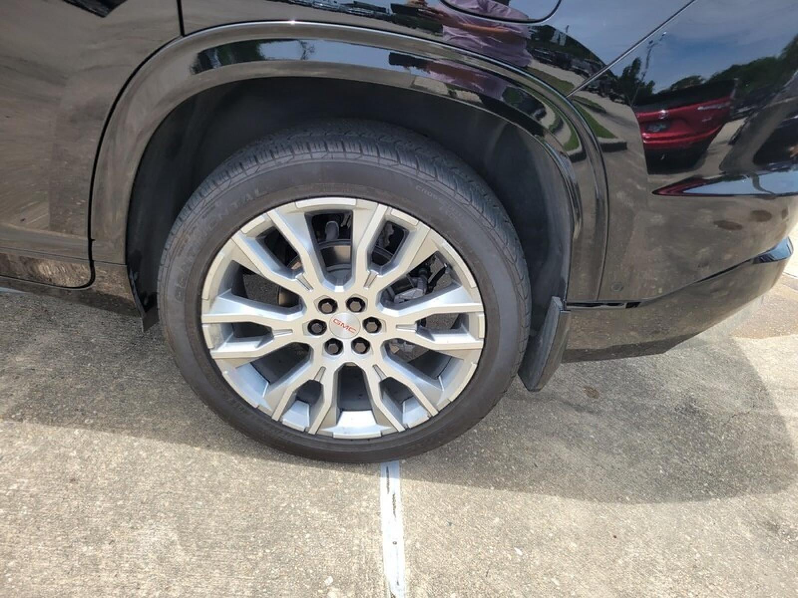 2025 GMC Acadia Denali