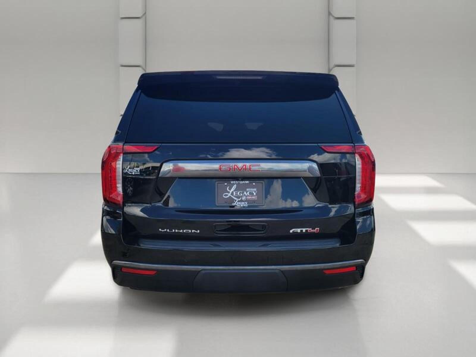 2023 GMC Yukon XL AT4