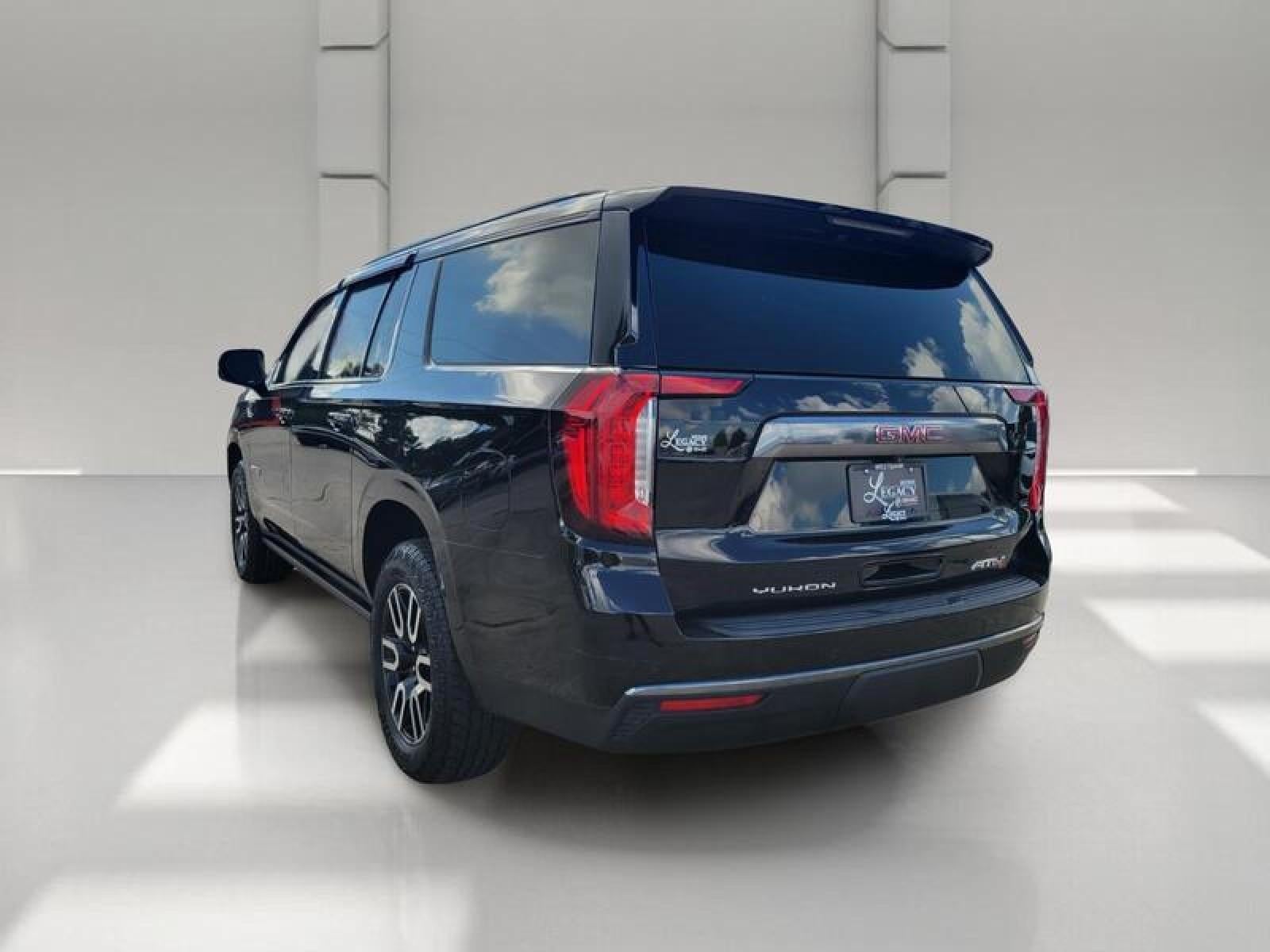 2023 GMC Yukon XL AT4