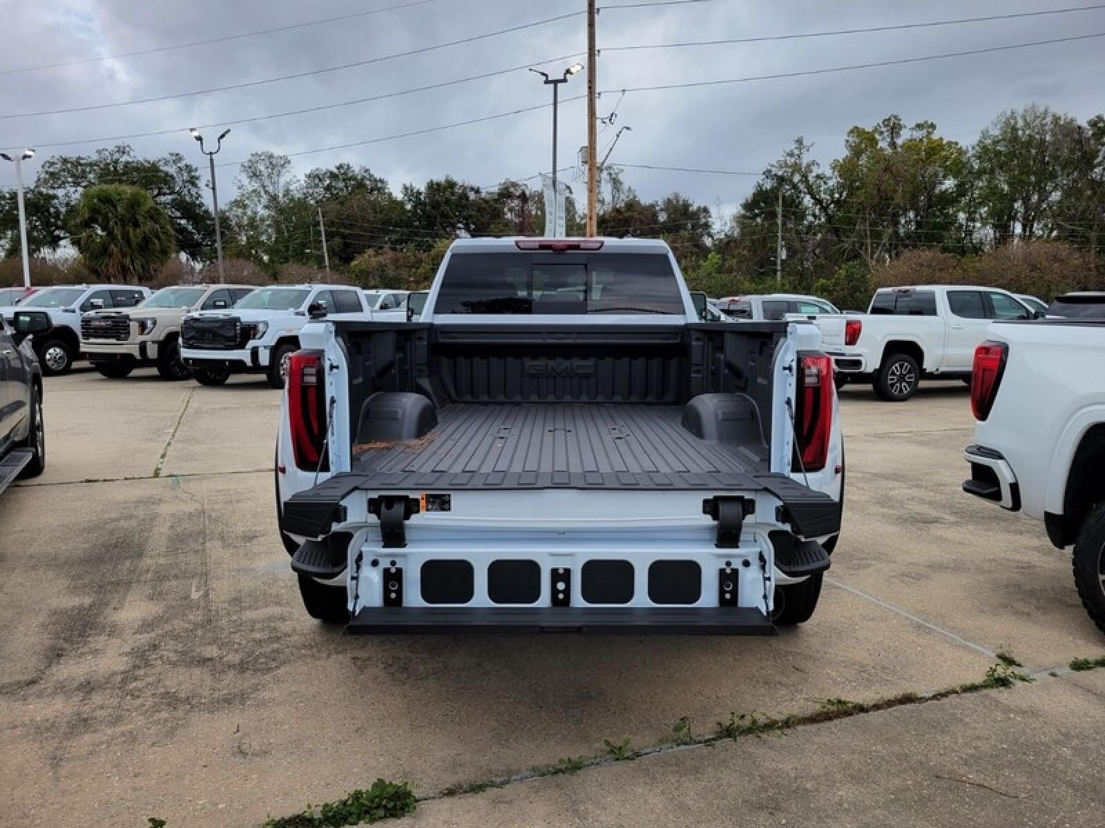 2026 GMC Sierra 3500 HD Denali DRW