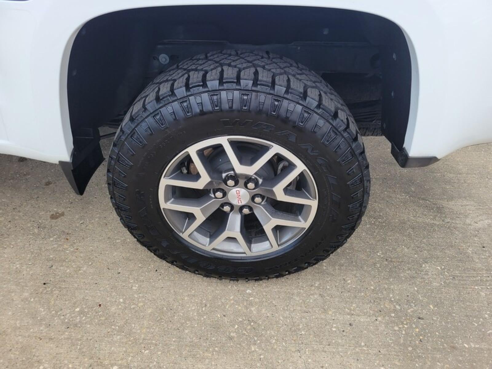 2022 GMC Canyon AT4 - Leather