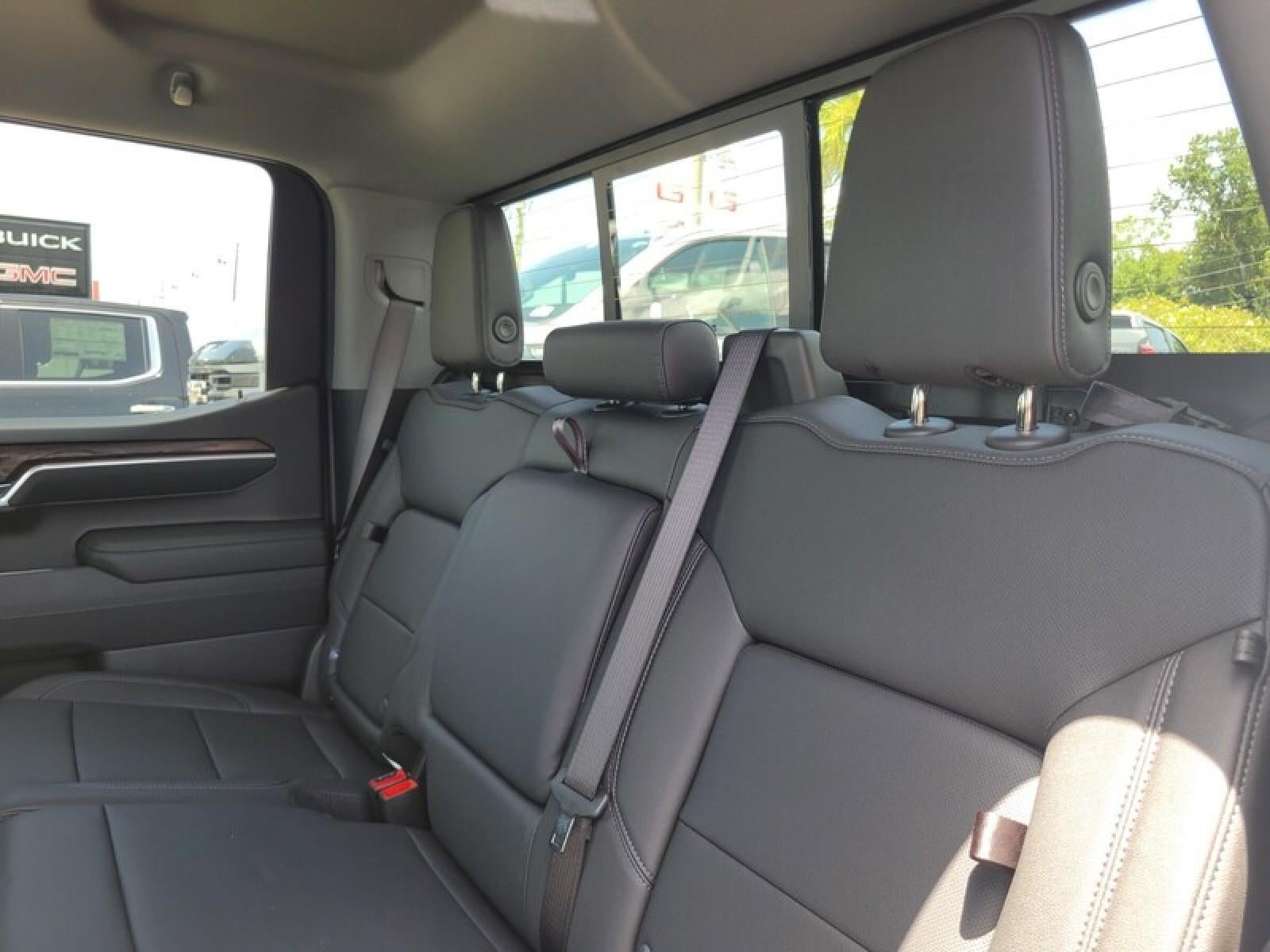 2026 GMC Sierra 1500 SLT - Photo 27