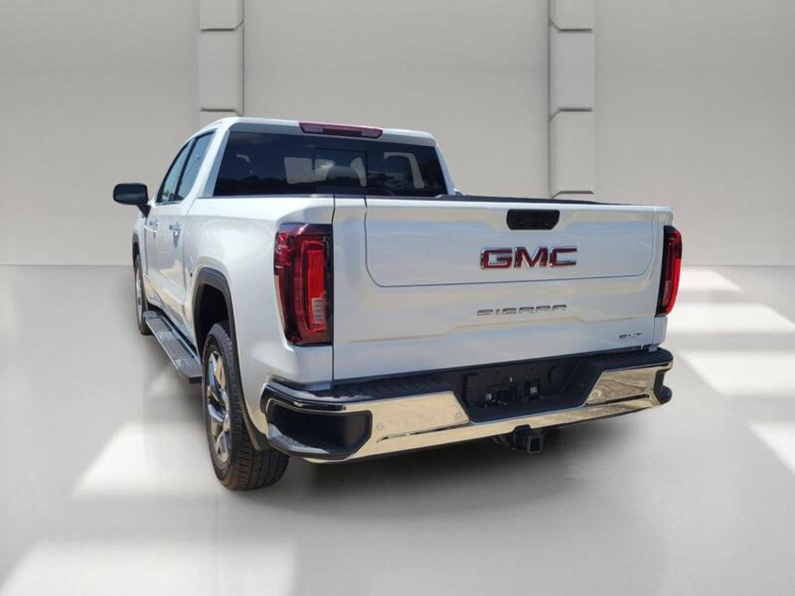 2026 GMC Sierra 1500 SLT - Photo 6