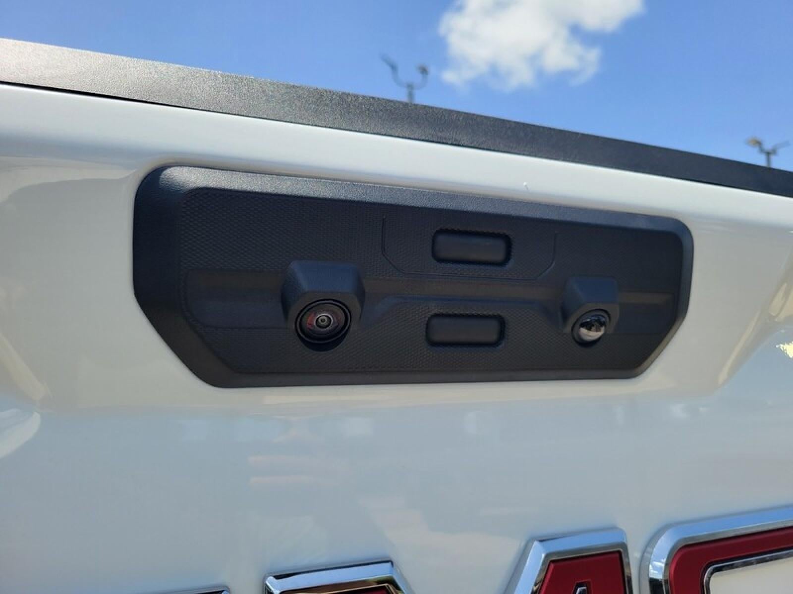 2026 GMC Sierra 1500 SLT - Photo 7
