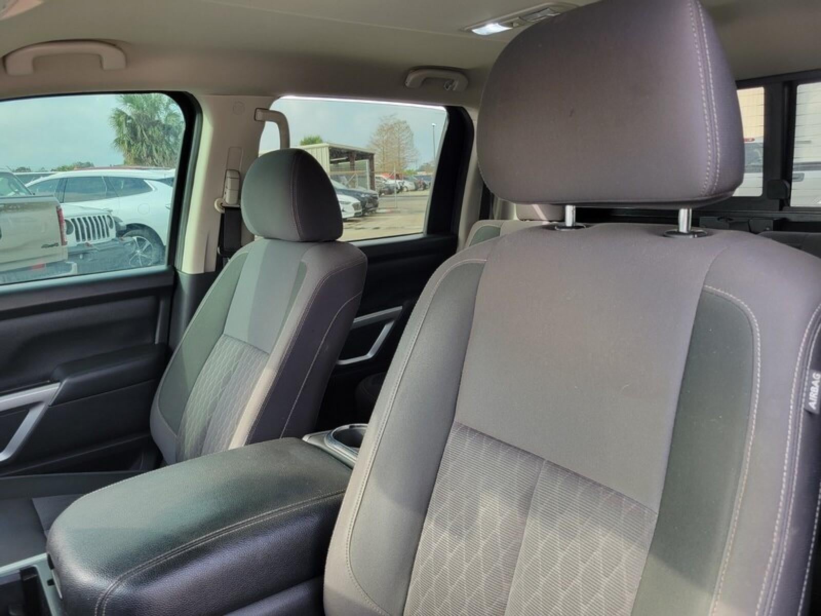 2020 Nissan Titan SV