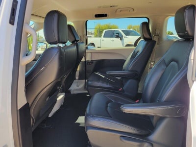 2023 Chrysler Pacifica Hybrid Touring L