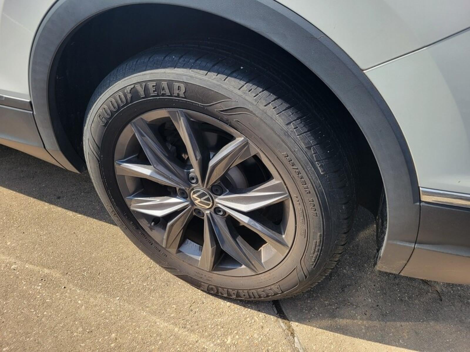 2023 Volkswagen Tiguan SE