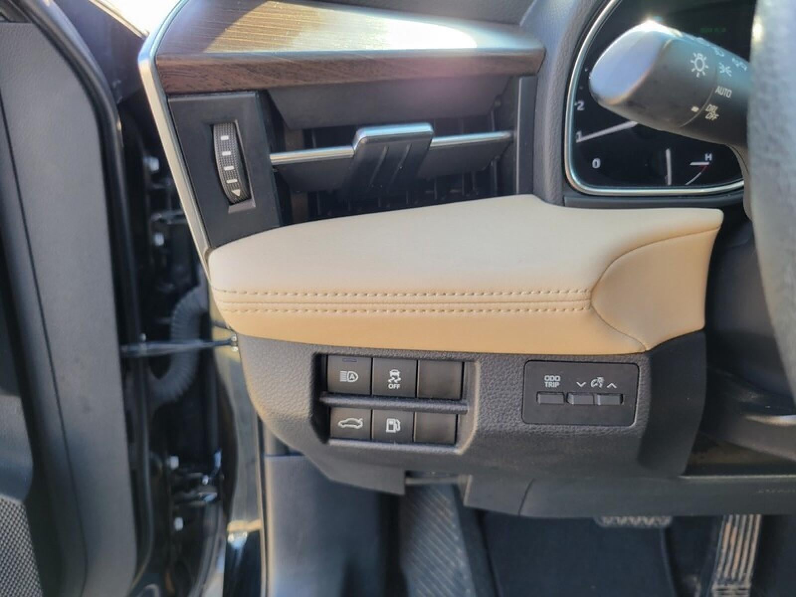 2022 Toyota Avalon XLE