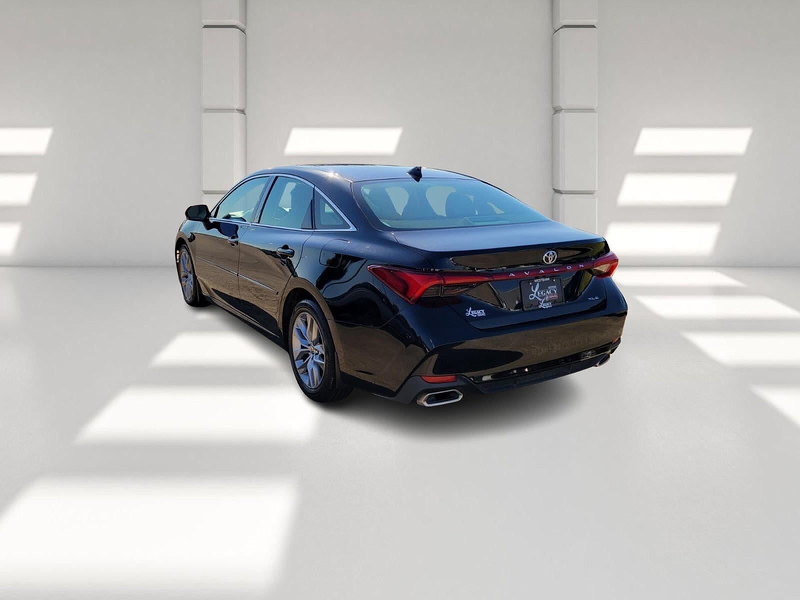 2022 Toyota Avalon XLE