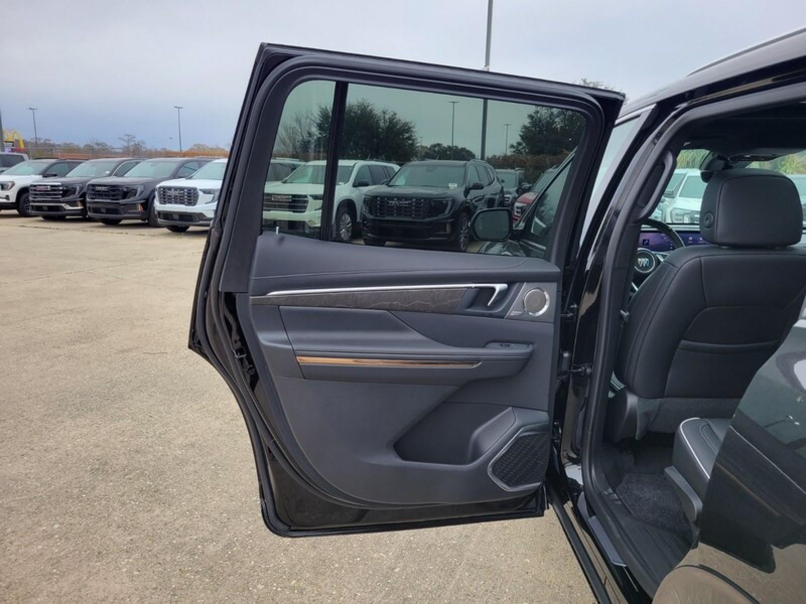 2025 Buick Enclave Avenir