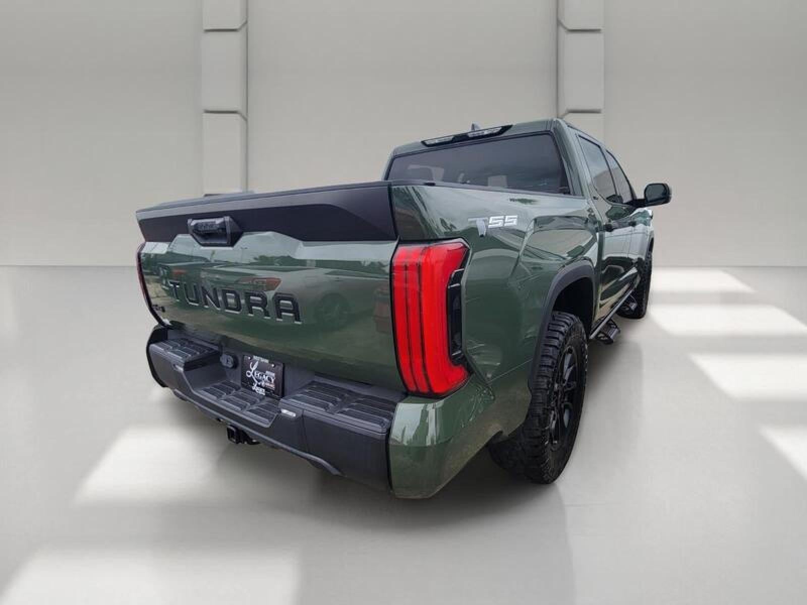 2022 Toyota Tundra 4WD SR5