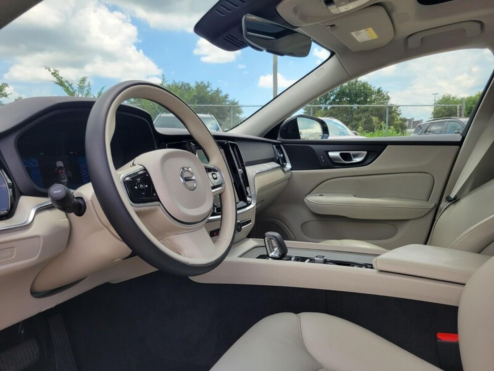 2024 Volvo S60 Plus Dark Theme