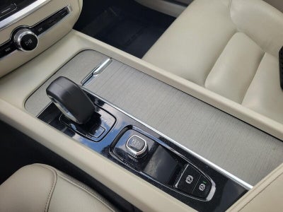 2024 Volvo S60 Plus Dark Theme