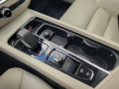 2024 Volvo S60 Plus Dark Theme