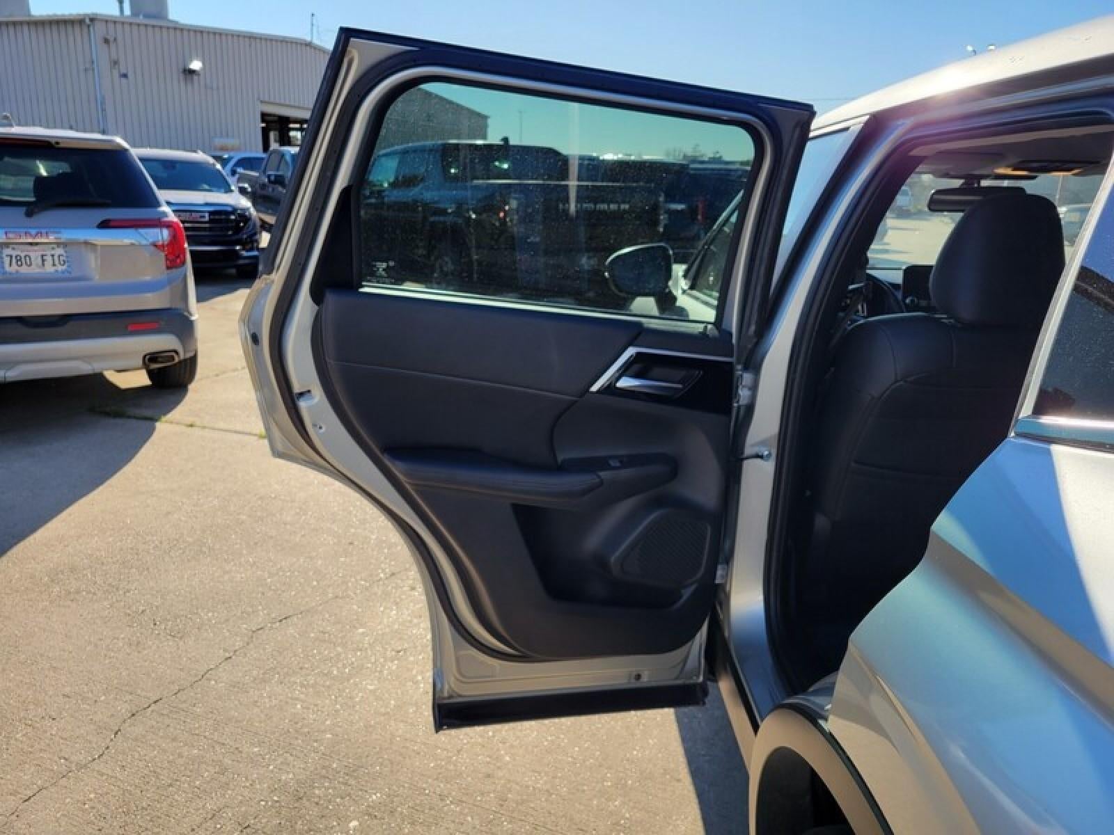 2022 Mitsubishi Outlander SE