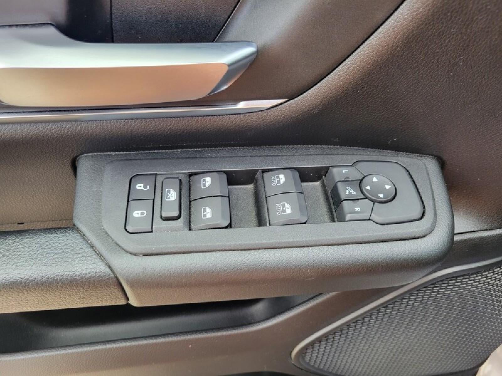 2025 RAM 1500 XLT