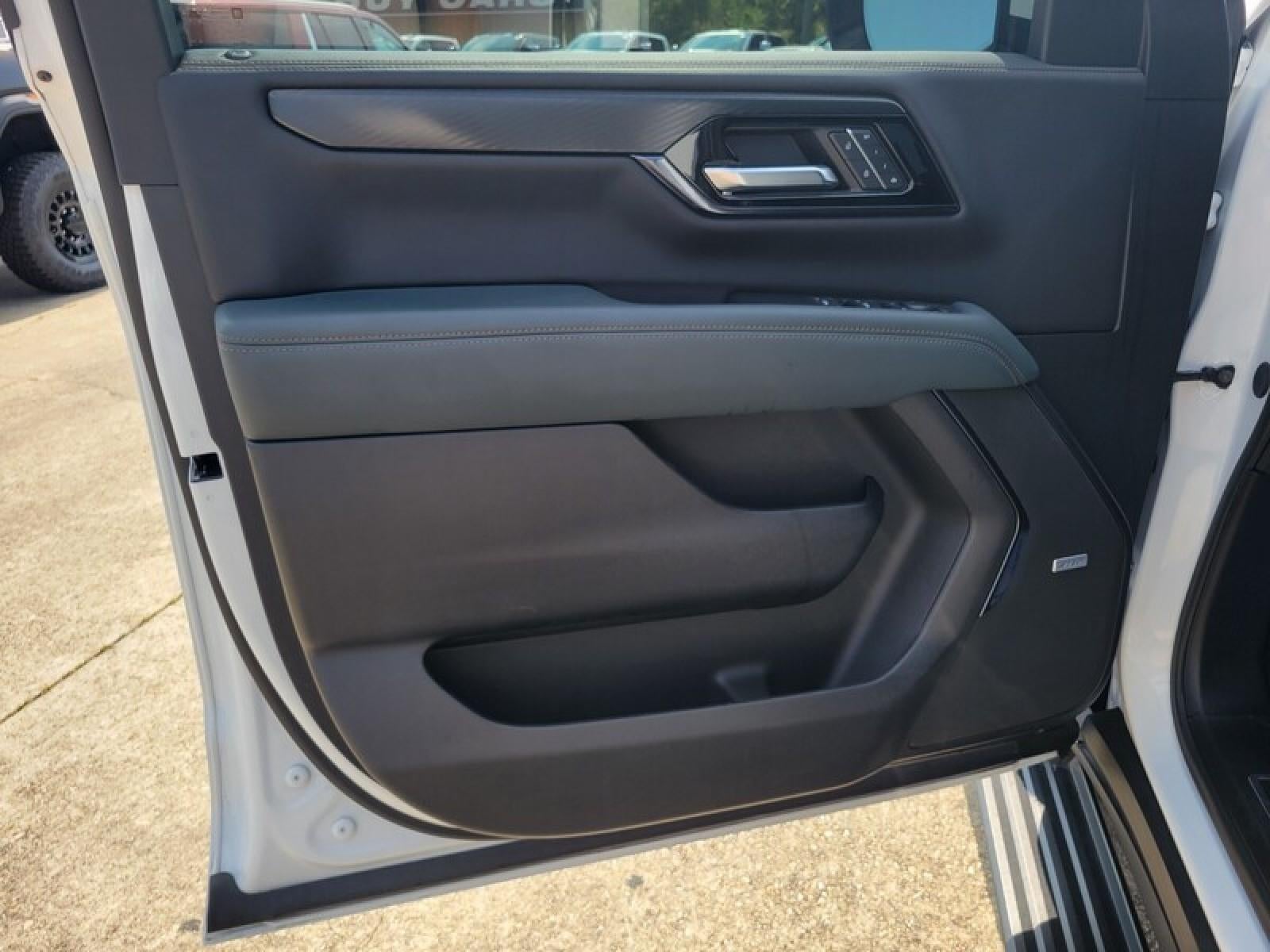 2025 GMC Yukon AT4