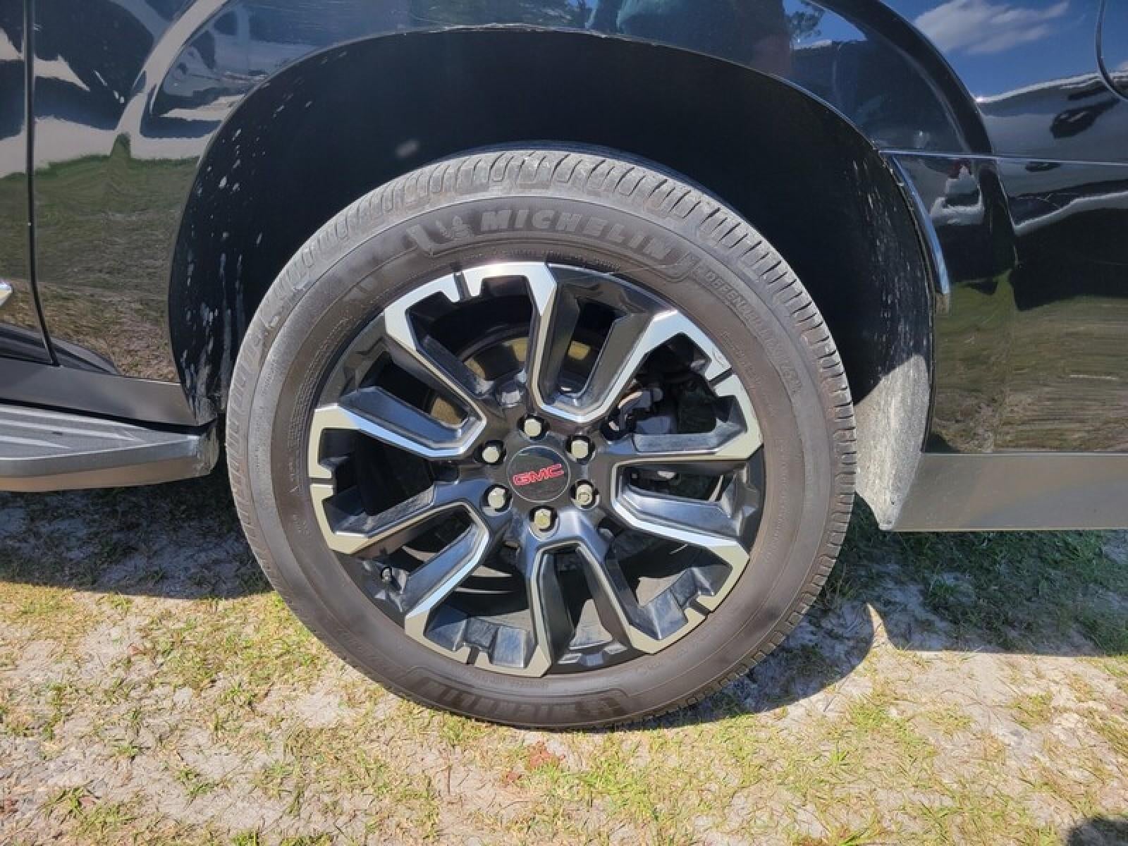 2022 GMC Yukon XL SLT