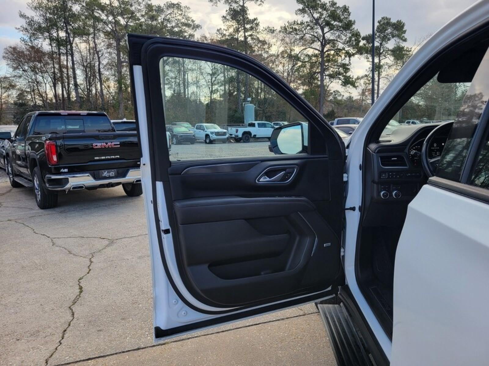 2022 GMC Yukon XL AT4