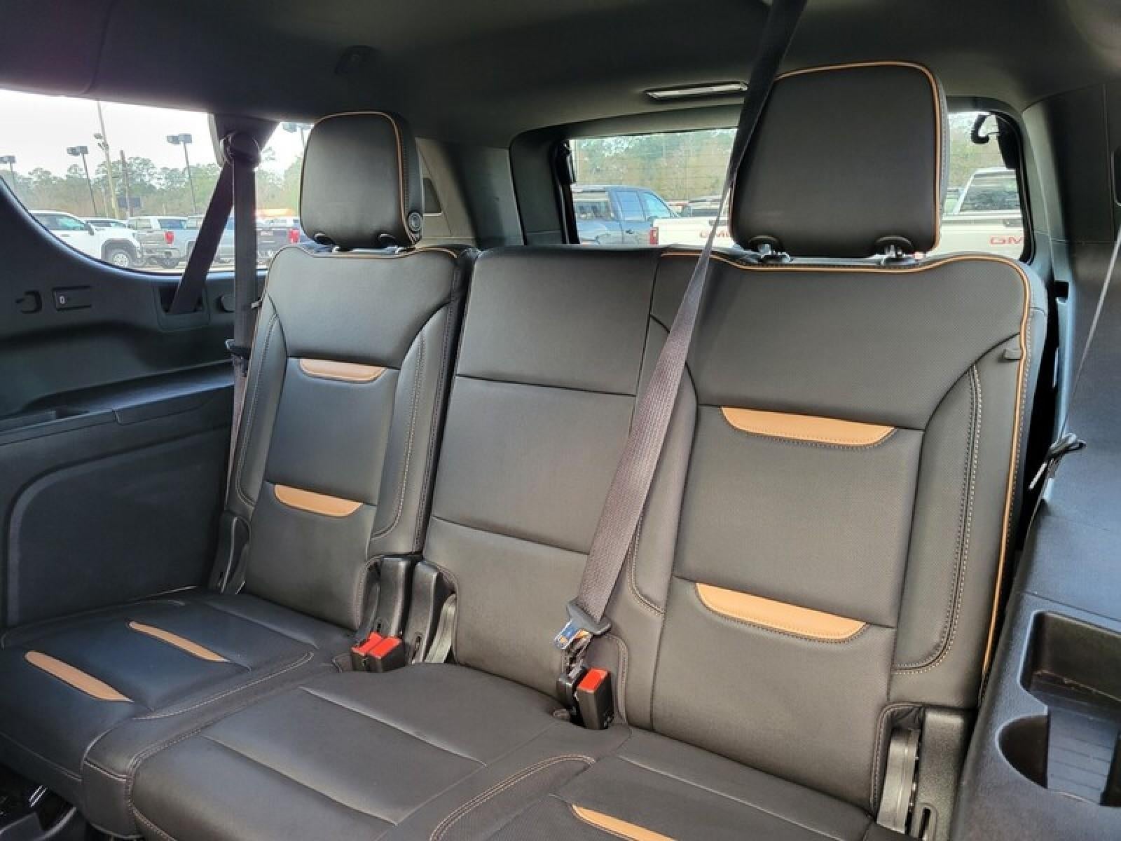 2022 GMC Yukon XL AT4