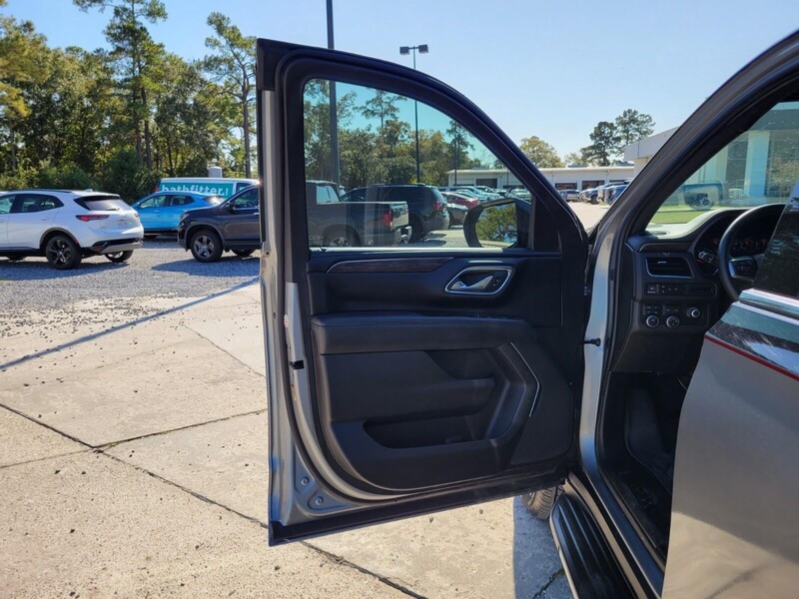 2023 Chevrolet Suburban LS