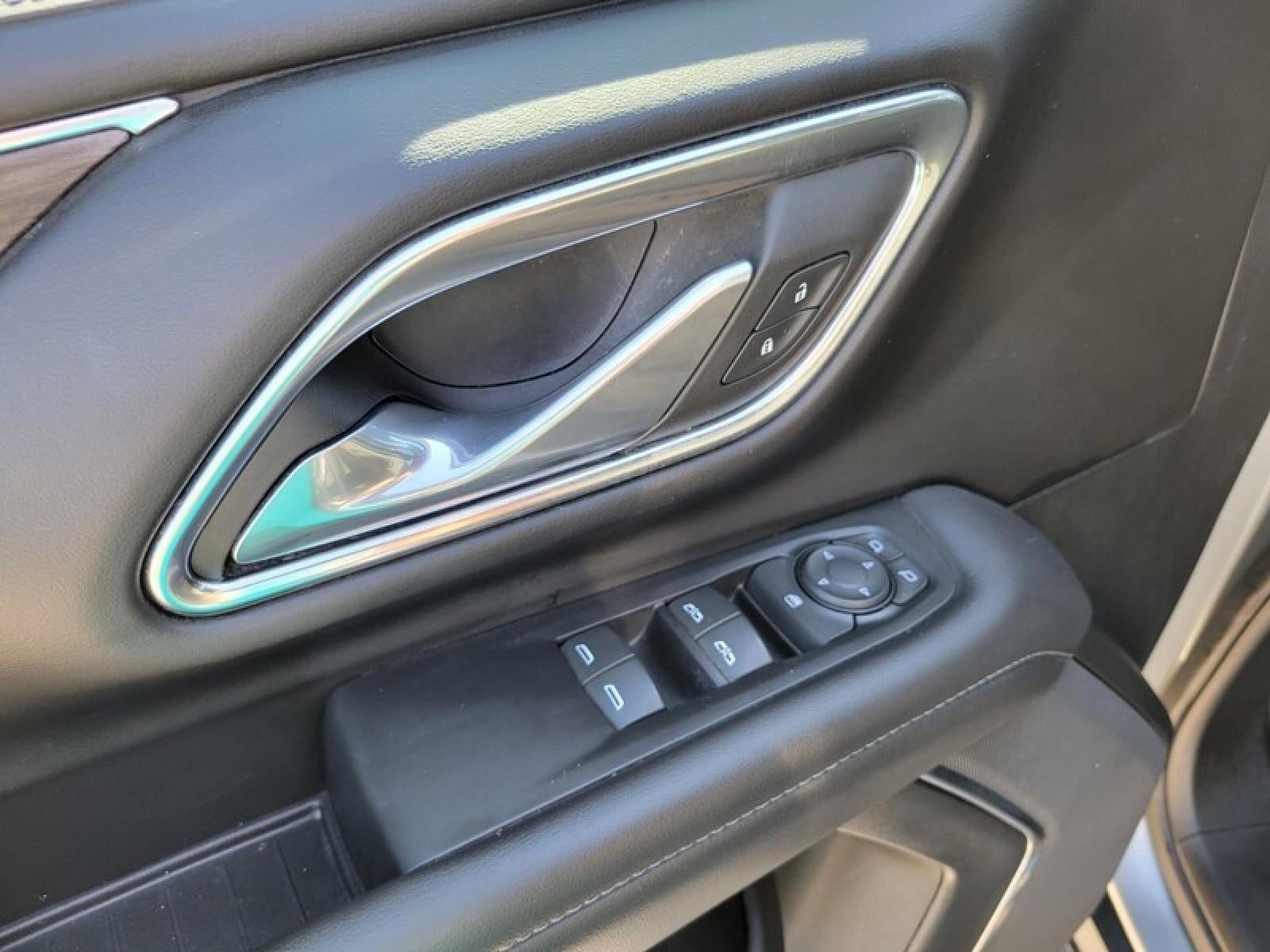 2023 Chevrolet Suburban LS