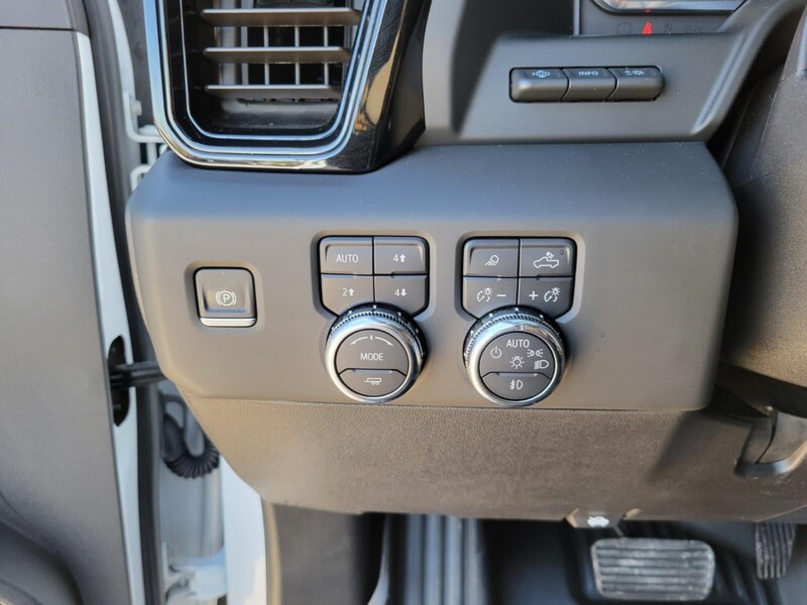 2025 GMC Sierra 2500 HD AT4X