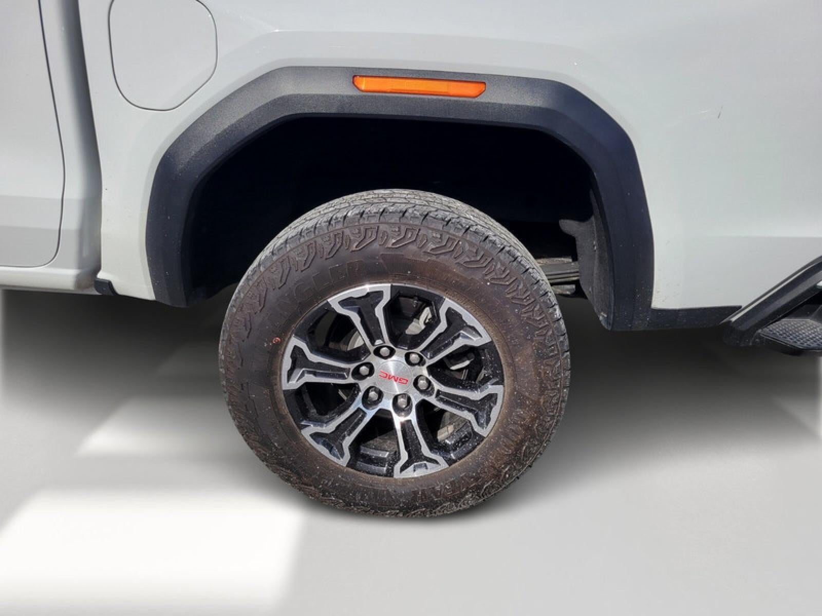 2023 GMC Canyon AT4