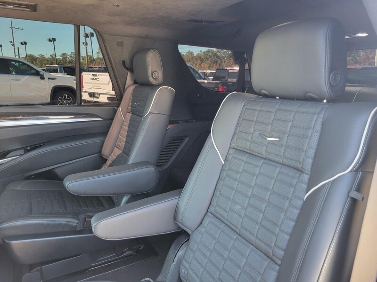 2025 Cadillac Escalade Sport Platinum