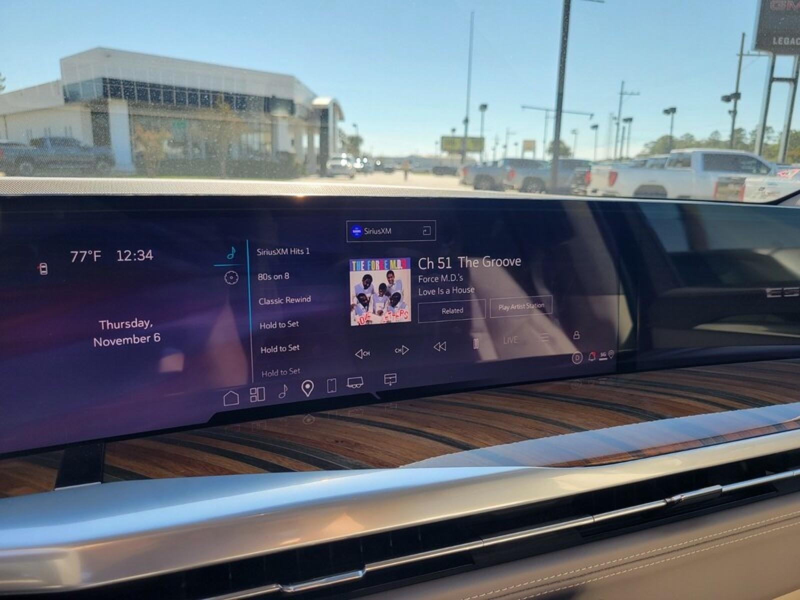 2025 Cadillac Escalade Sport Platinum