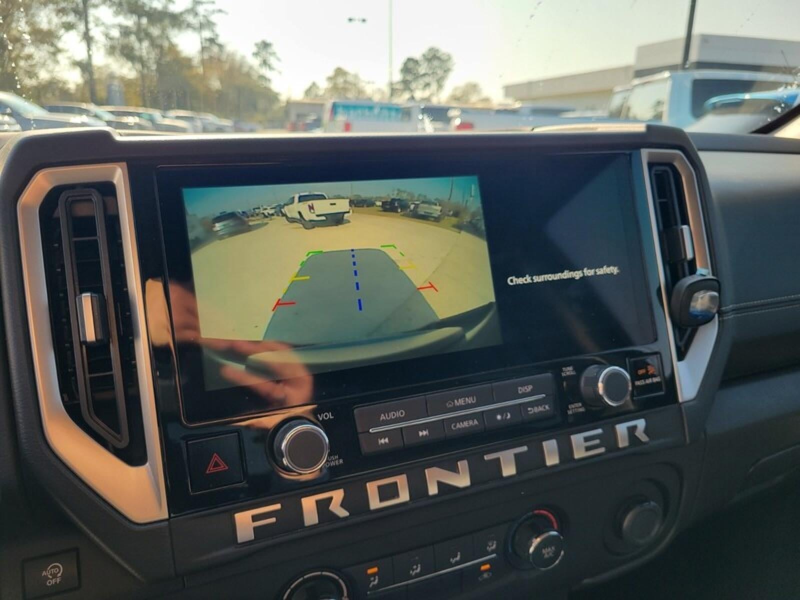 2025 Nissan Frontier SV