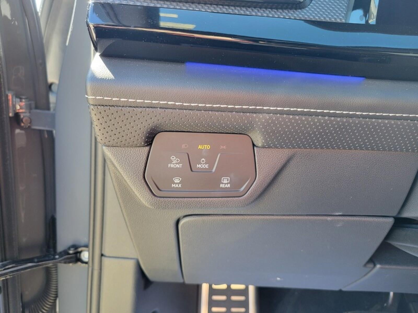 2024 Volkswagen Atlas Cross Sport 2.0T SEL Premium R-Line