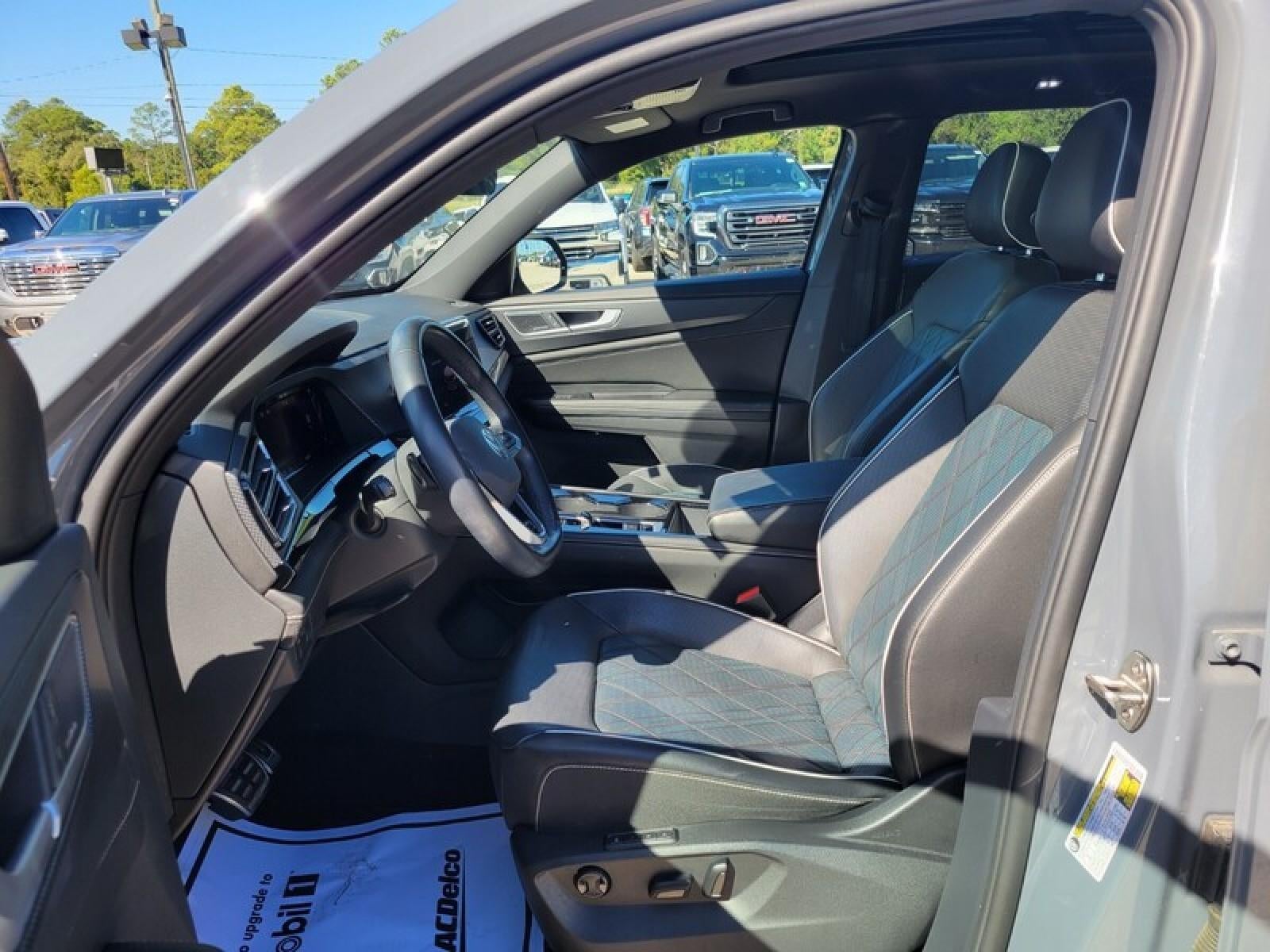 2024 Volkswagen Atlas Cross Sport 2.0T SEL Premium R-Line