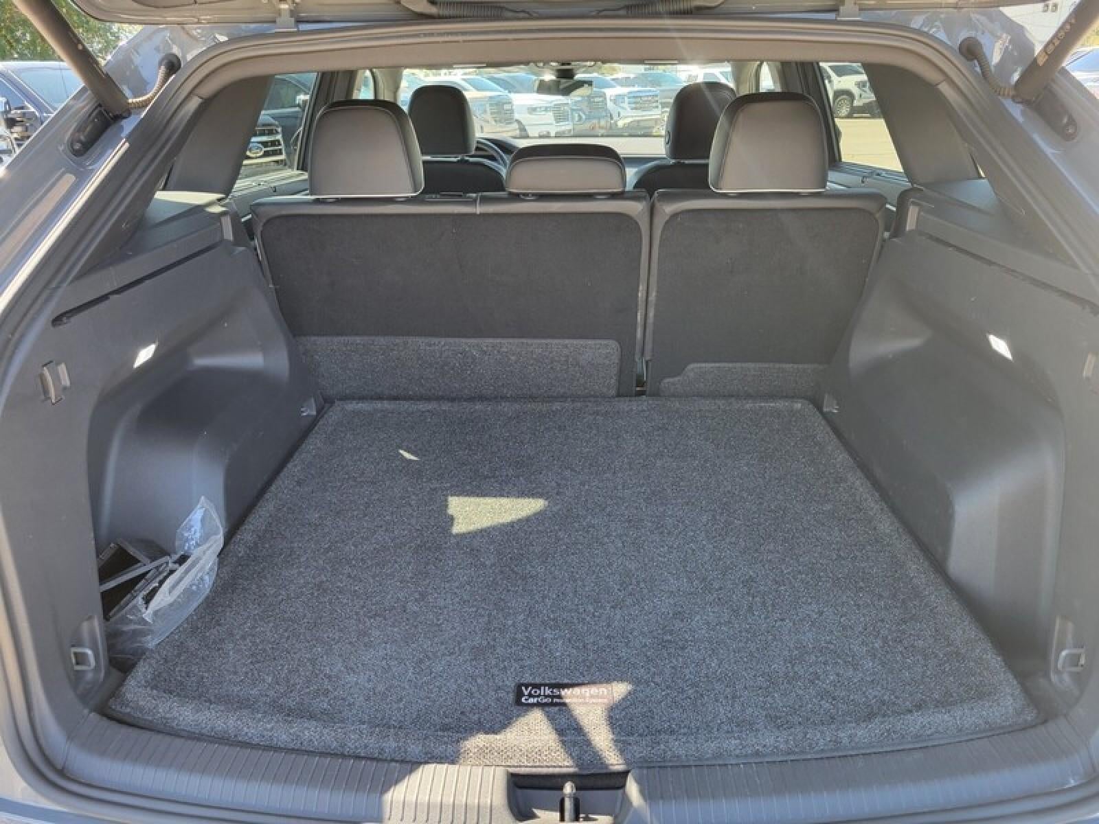 2024 Volkswagen Atlas Cross Sport 2.0T SEL Premium R-Line