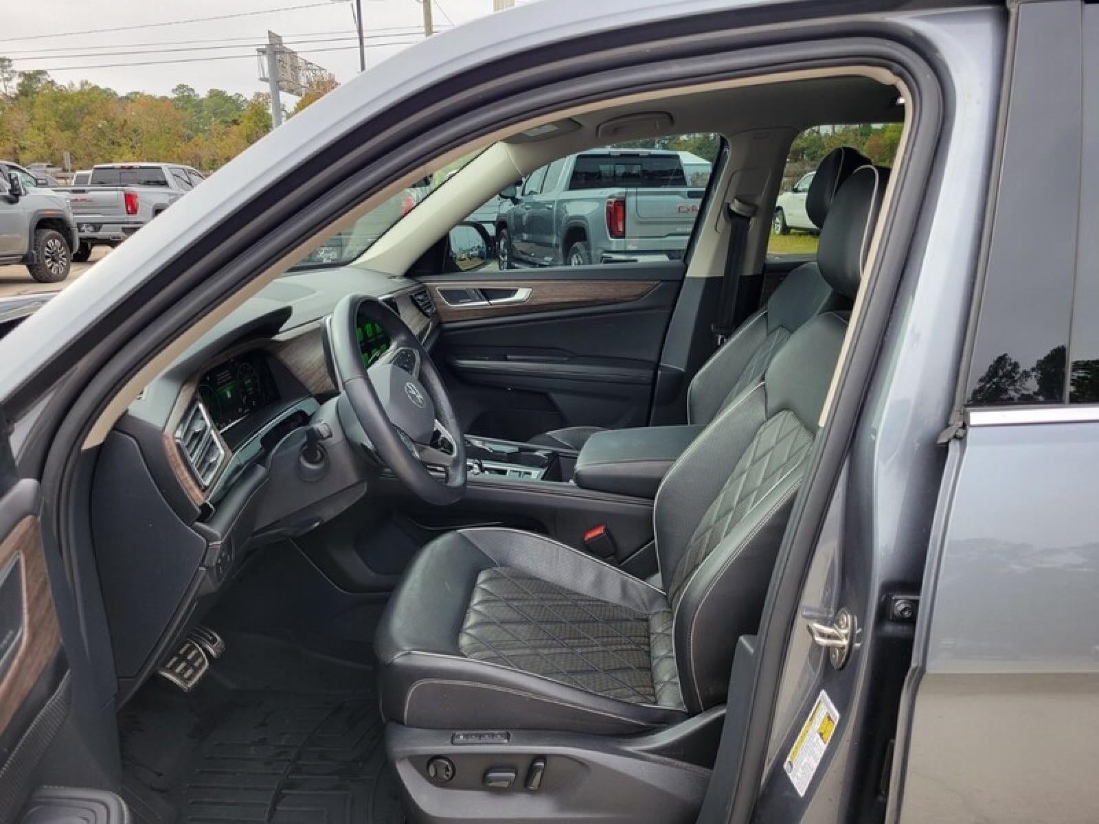 2024 Volkswagen Atlas 2.0T SEL Premium R-Line