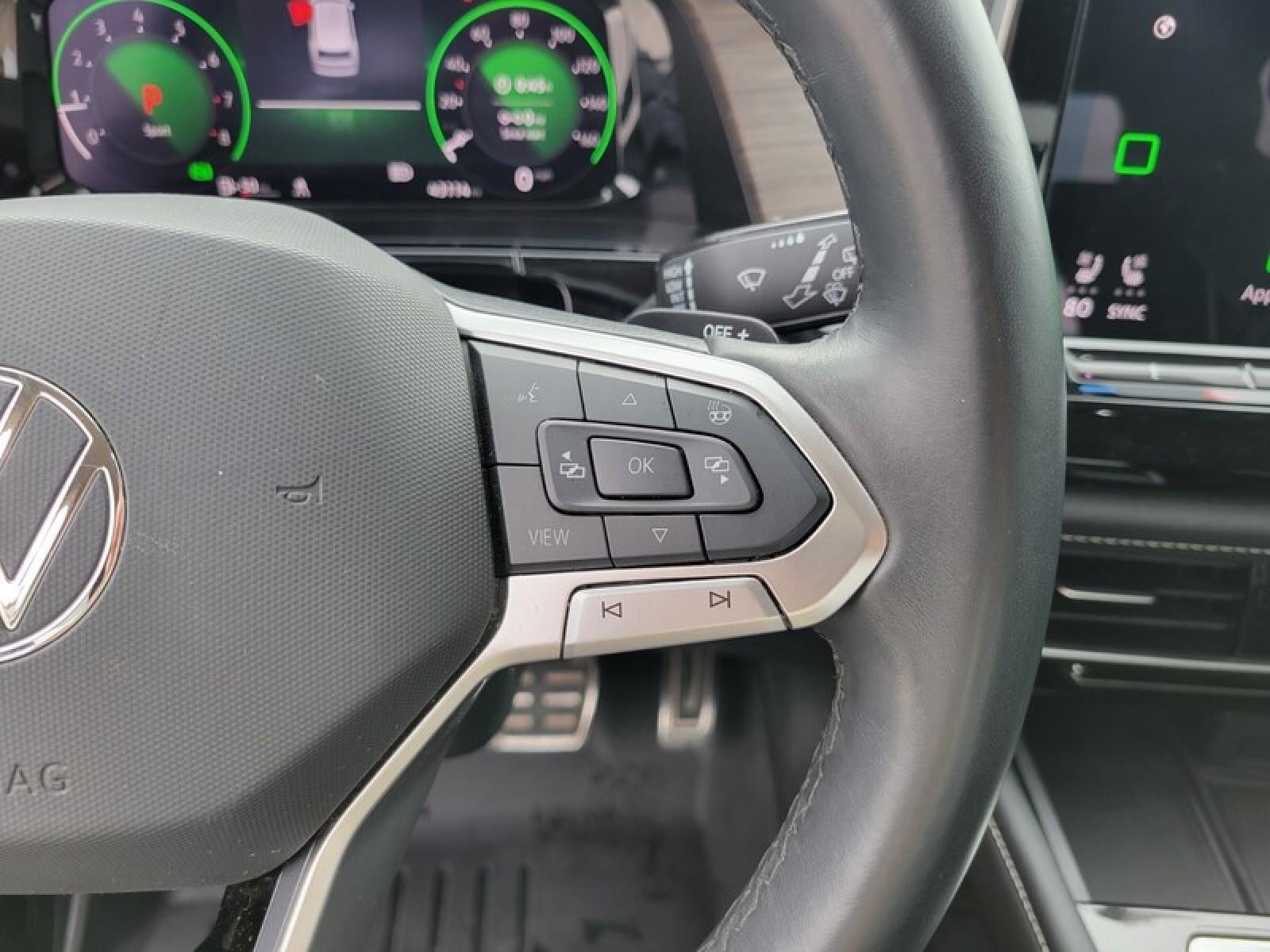 2024 Volkswagen Atlas 2.0T SEL Premium R-Line