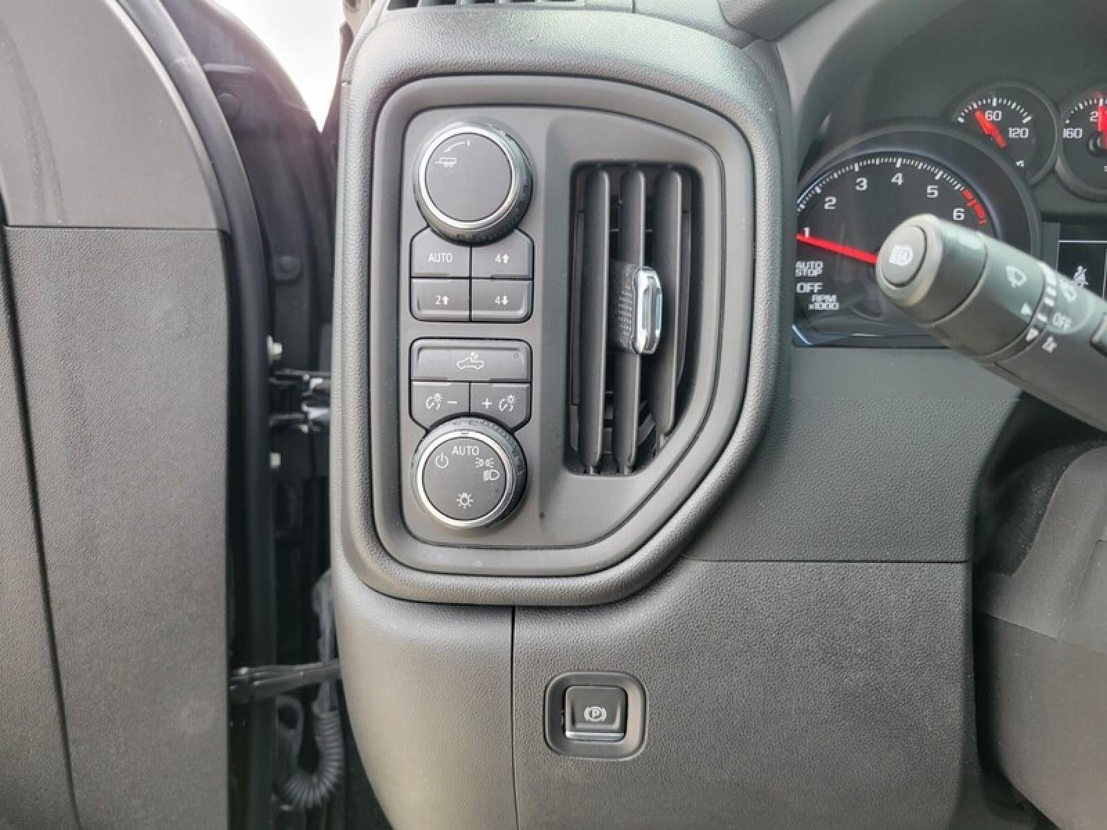 2023 Chevrolet Silverado 1500 Custom Trail Boss