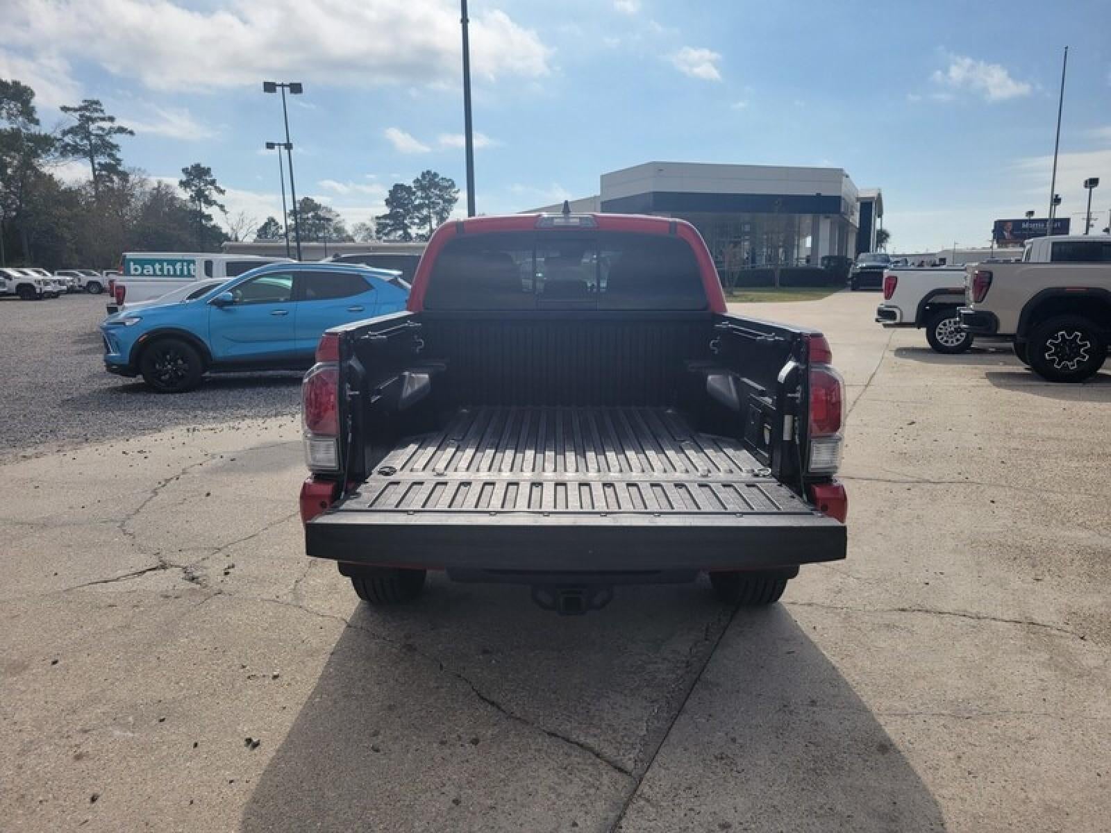 2022 Toyota Tacoma 2WD SR5