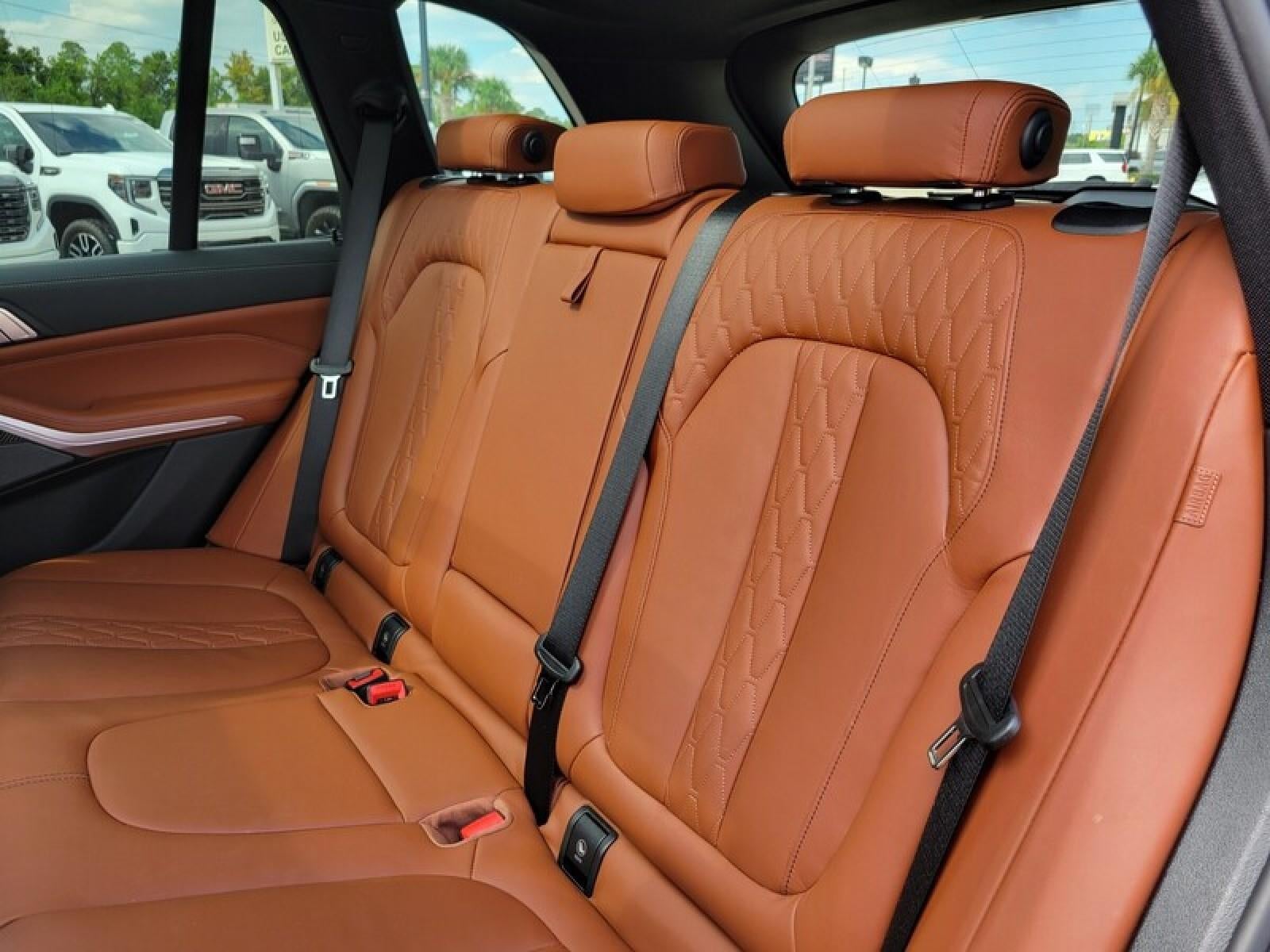 2022 BMW X5 M50i