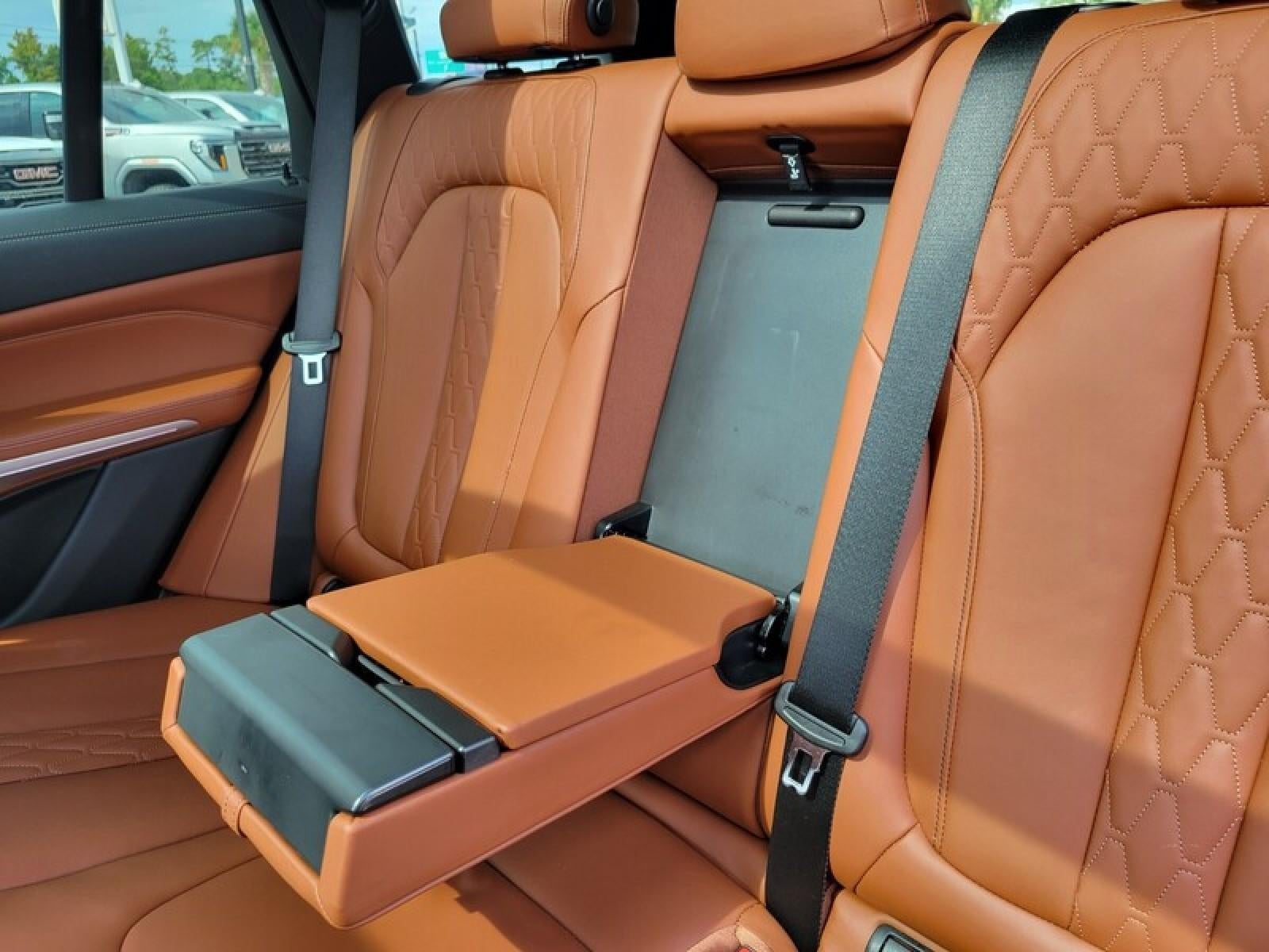 2022 BMW X5 M50i