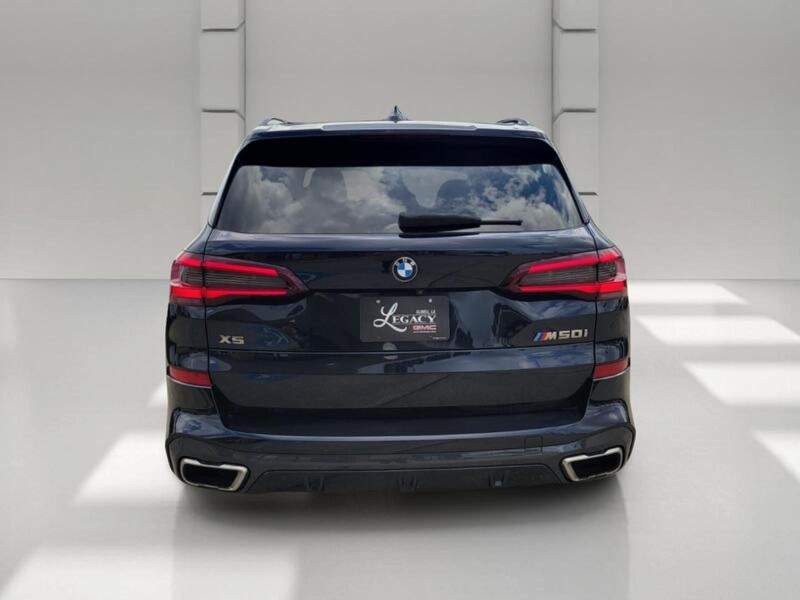 2022 BMW X5 M50i
