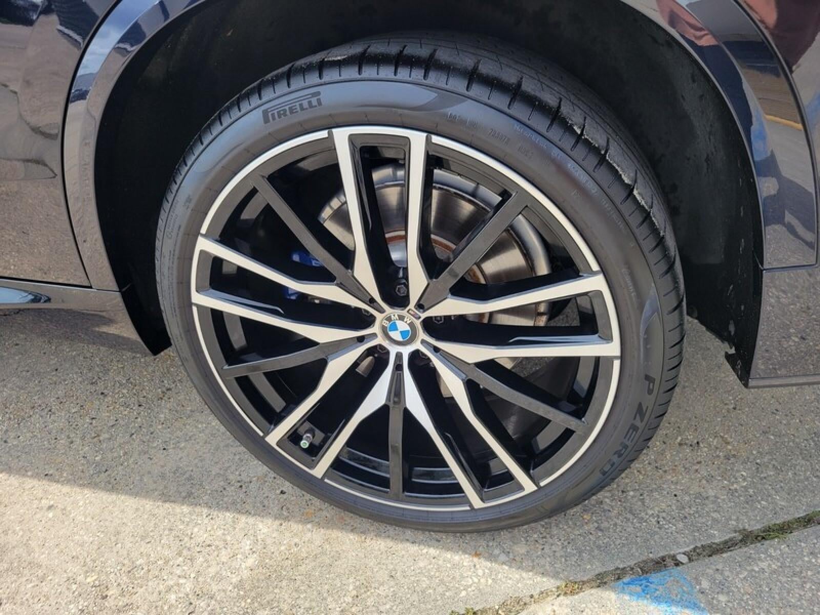 2022 BMW X5 M50i