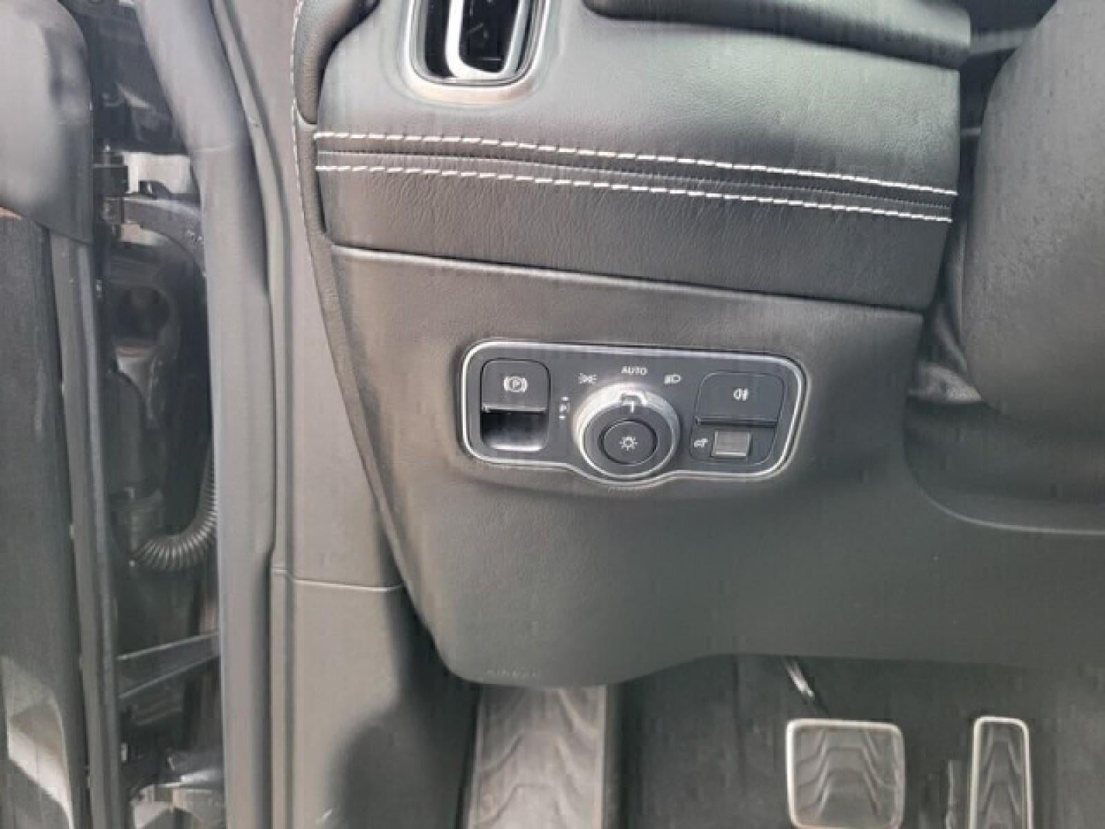 2021 Aston Martin DBX Base