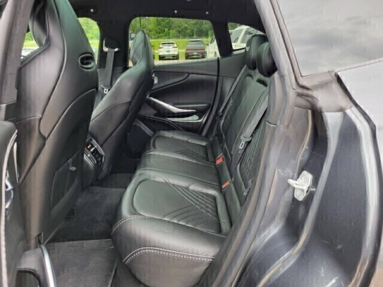 2021 Aston Martin DBX Base