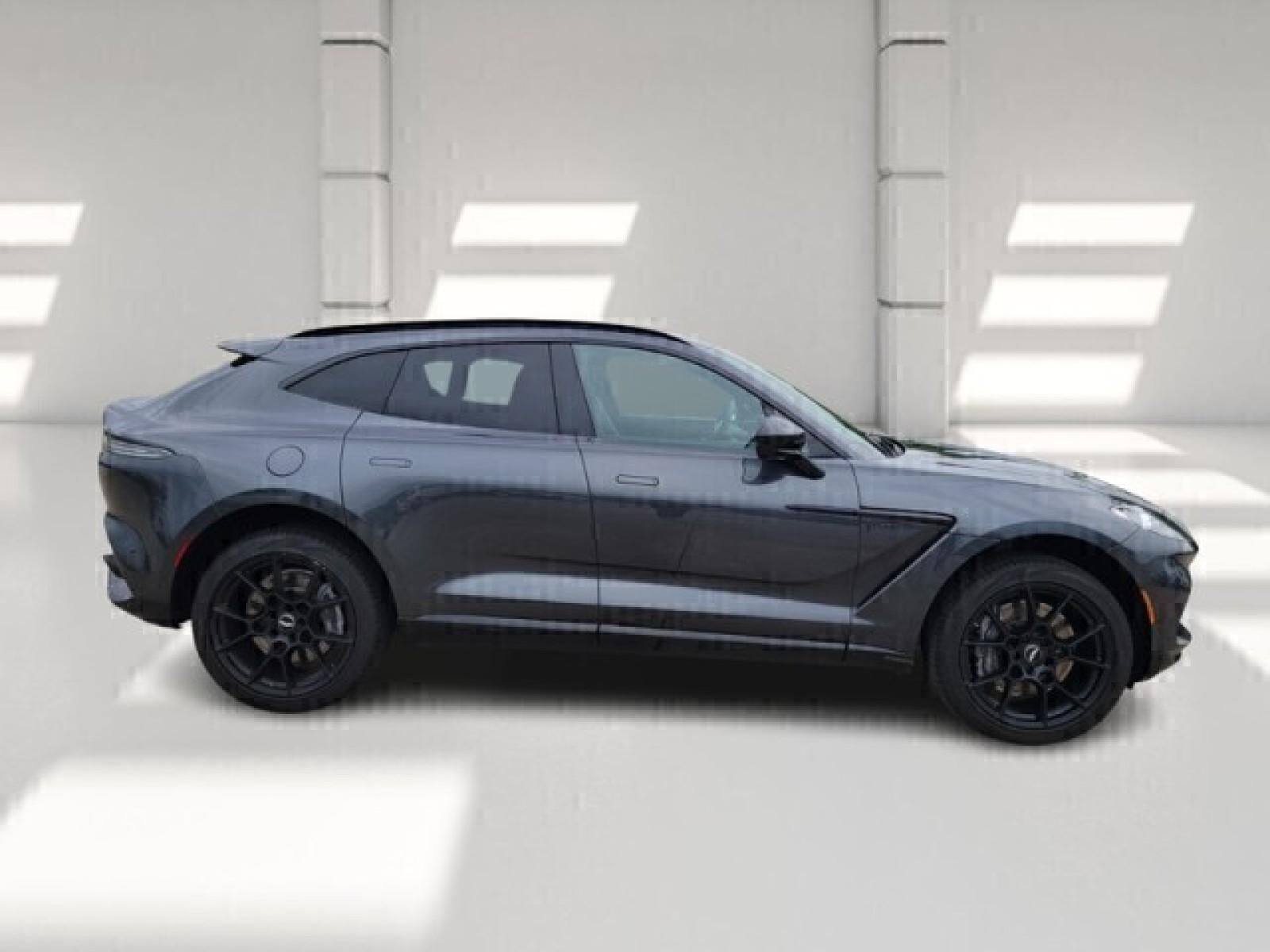 2021 Aston Martin DBX Base