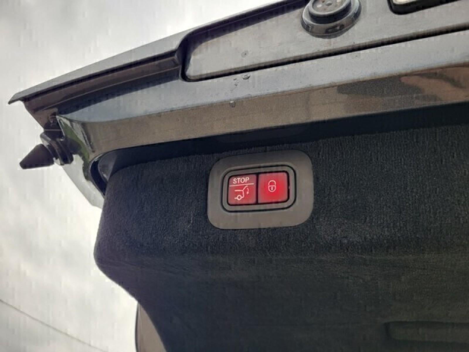 2021 Aston Martin DBX Base