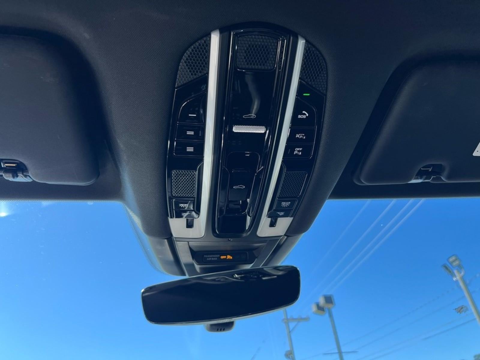 2023 Porsche Cayenne Base