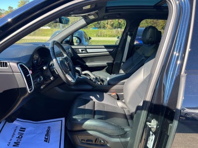 2023 Porsche Cayenne Base