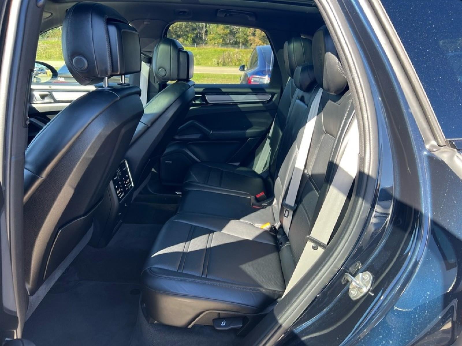 2023 Porsche Cayenne Base