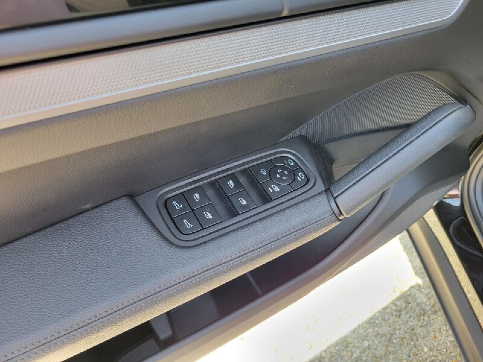 2025 Porsche Cayenne Base